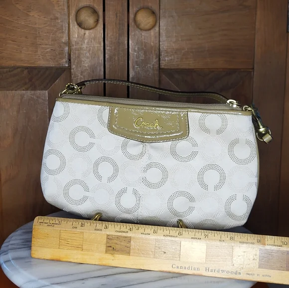 Coach Cream and Gold Clutch - Picture 4 of 13